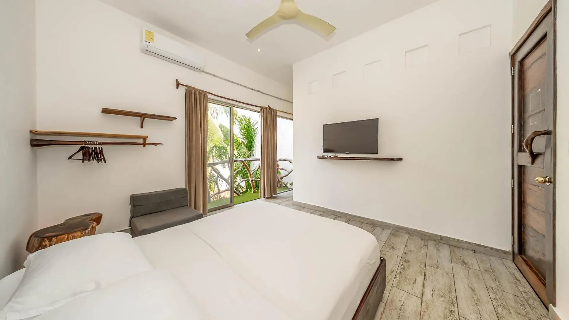 The Green Village Boutique Hotel Плая-дель-Кармен 3*,